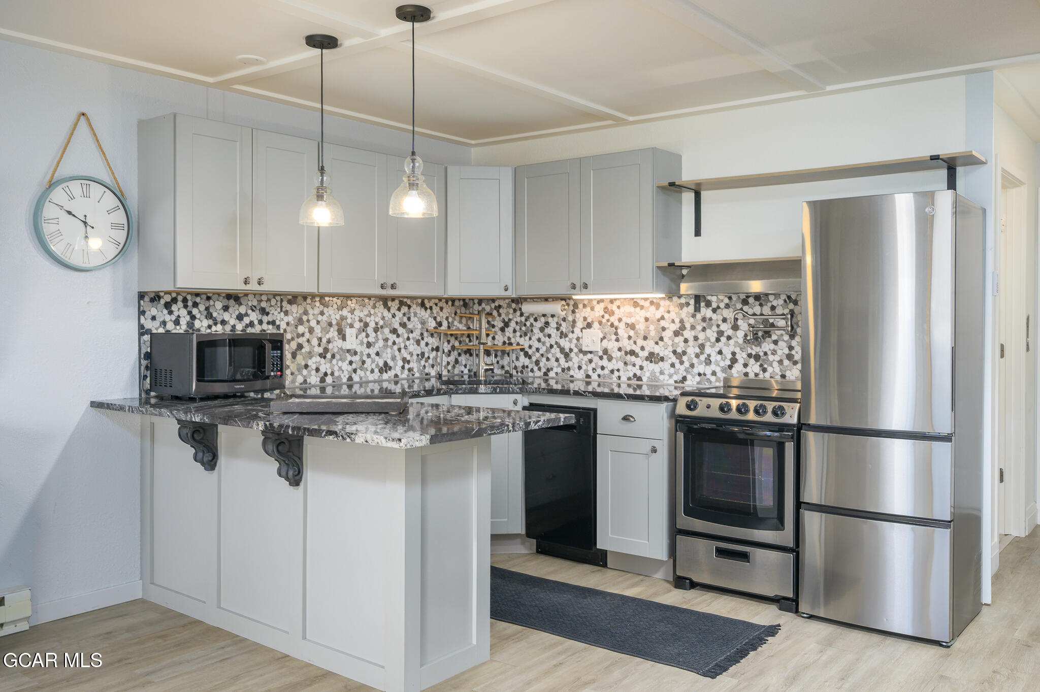 62927 US HWY 40 110 (Doors 112&114)