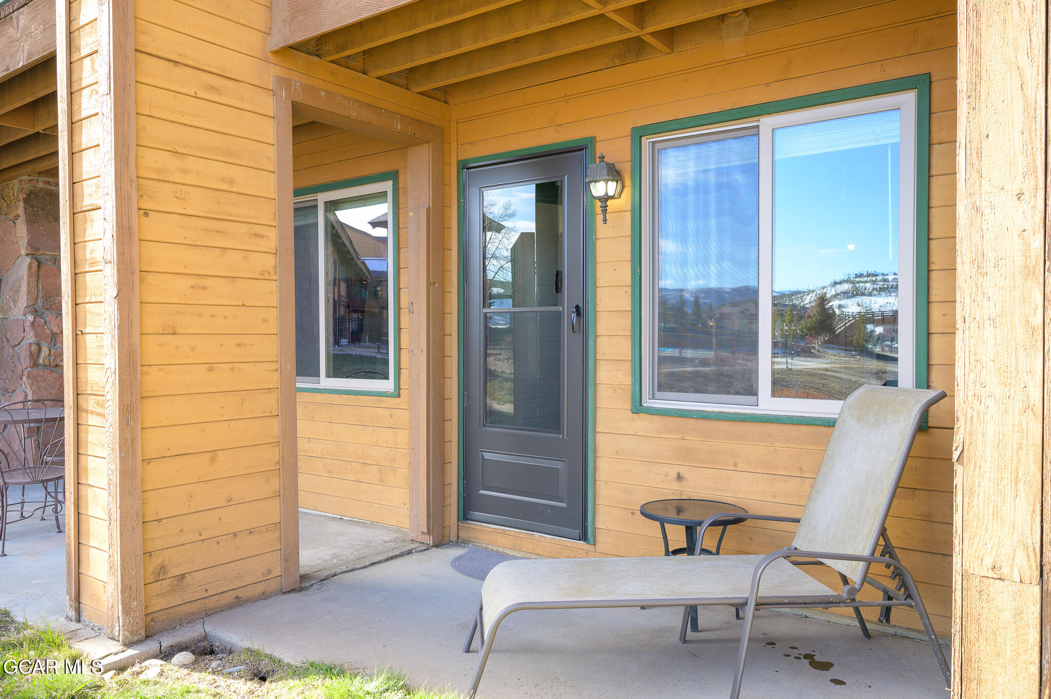 62927 US HWY 40 110 (Doors 112&114)