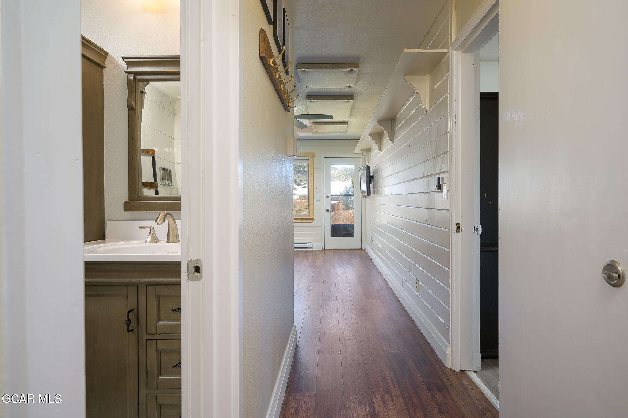 62927 US HWY 40 110 (Doors 112&114)