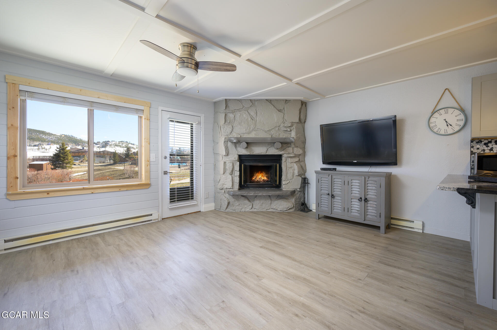 62927 US HWY 40 110 (Doors 112&114)