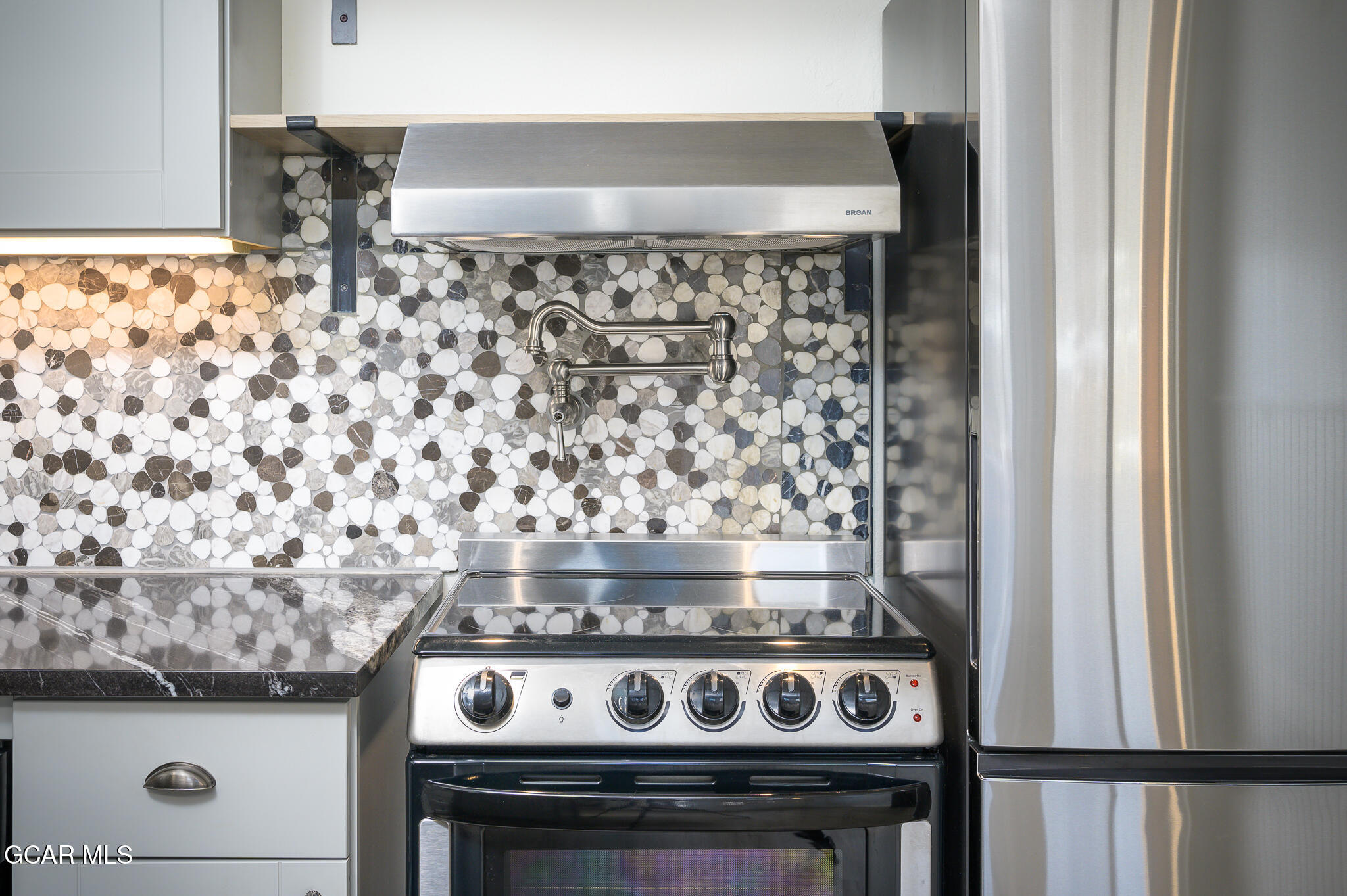 62927 US HWY 40 110 (Doors 112&114)