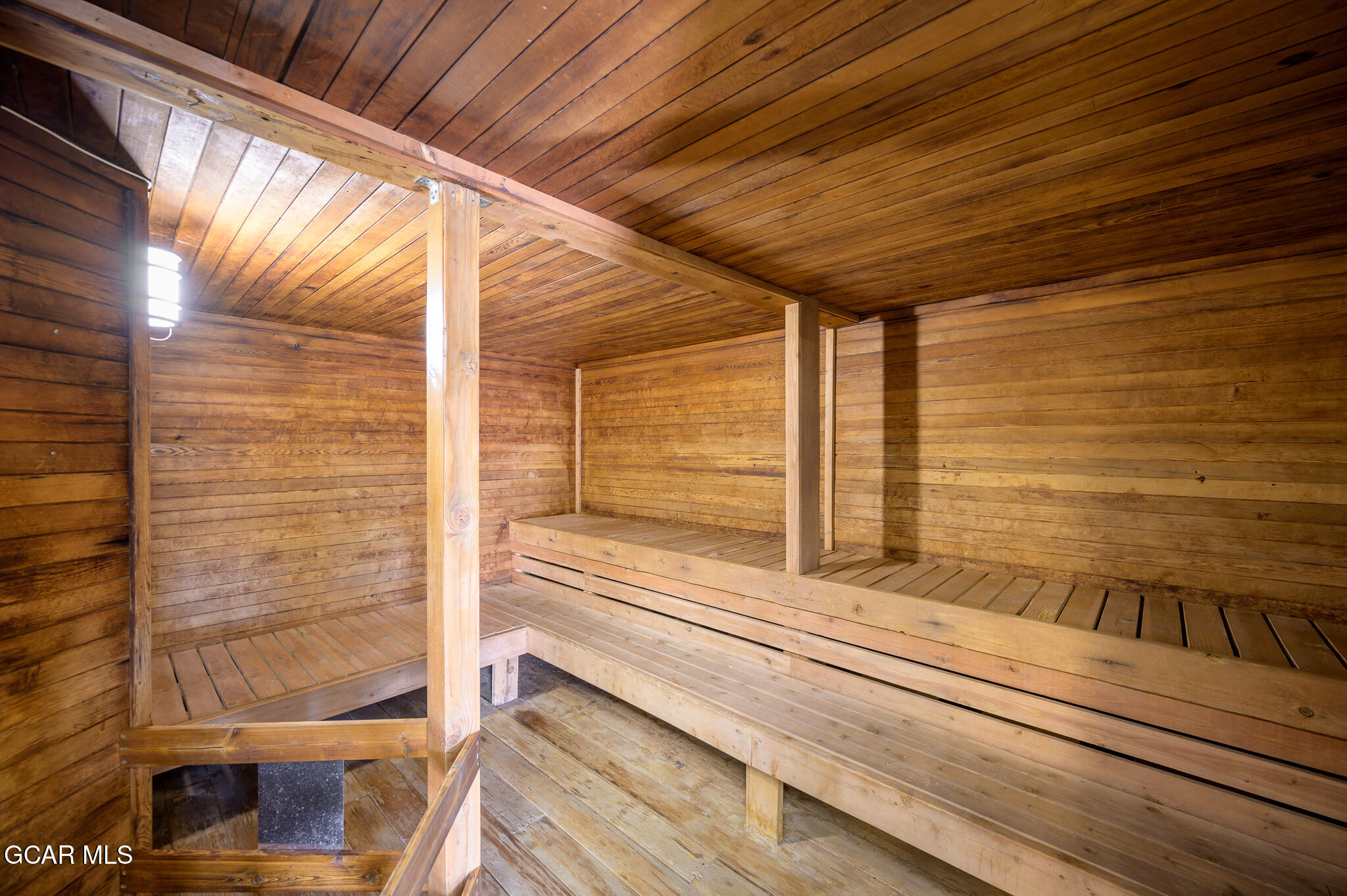 62927 US HWY 40 110 (Doors 112&114)