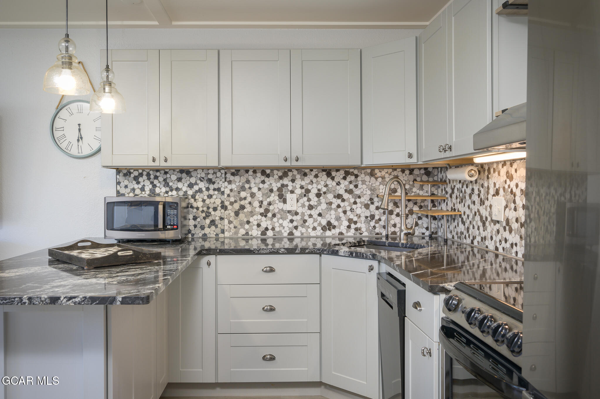 62927 US HWY 40 110 (Doors 112&114)