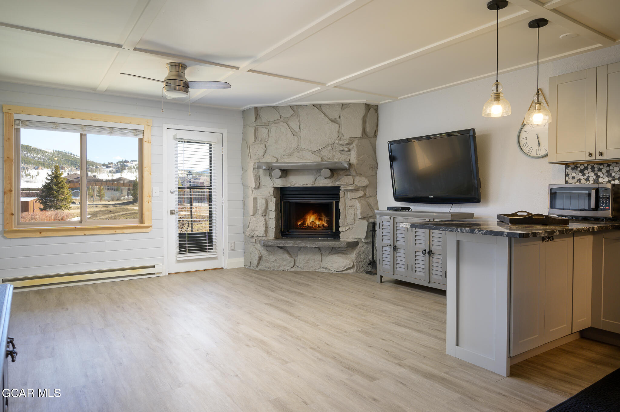 62927 US HWY 40 110 (Doors 112&114)