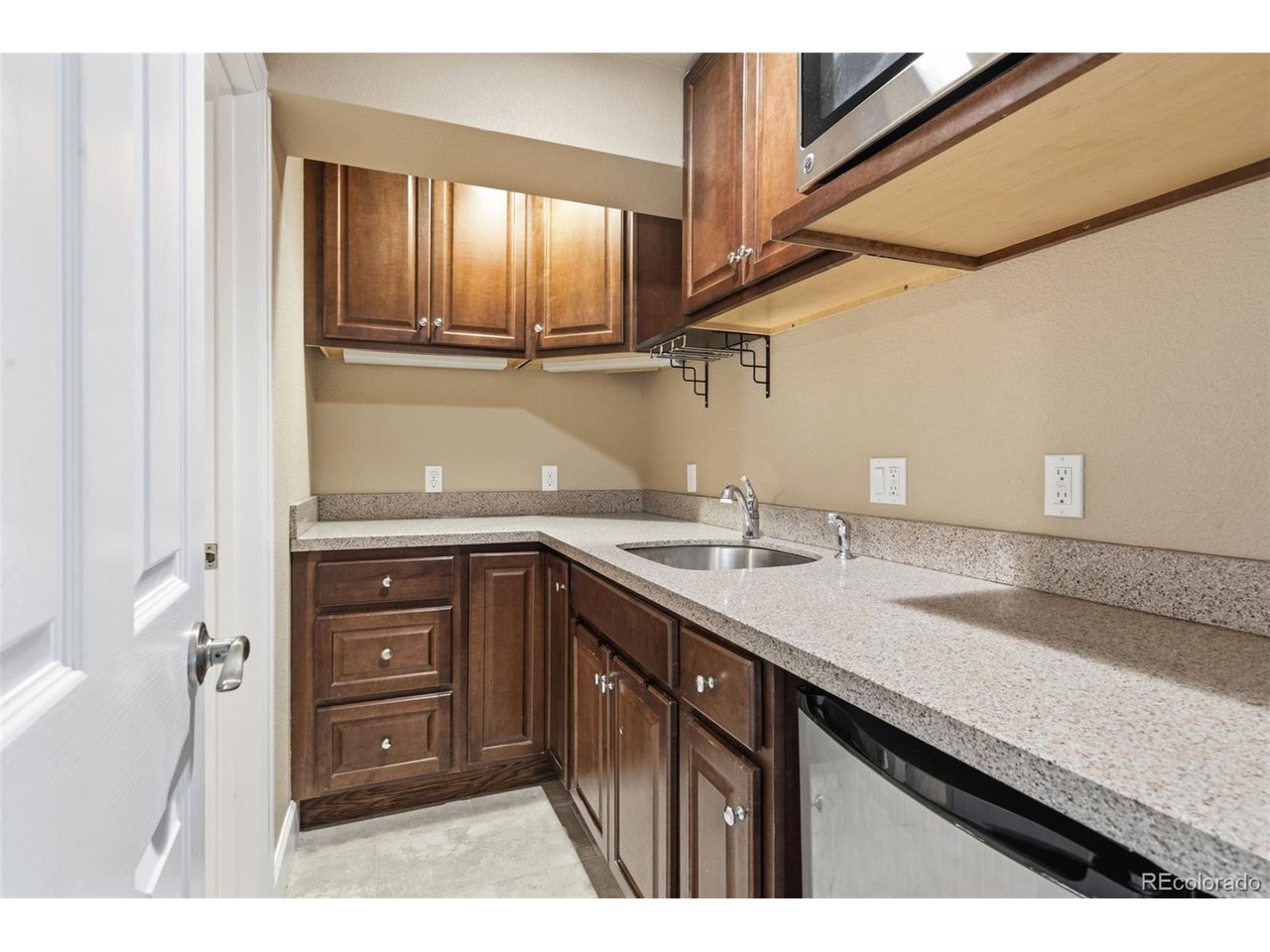 2637 Lilac Cir