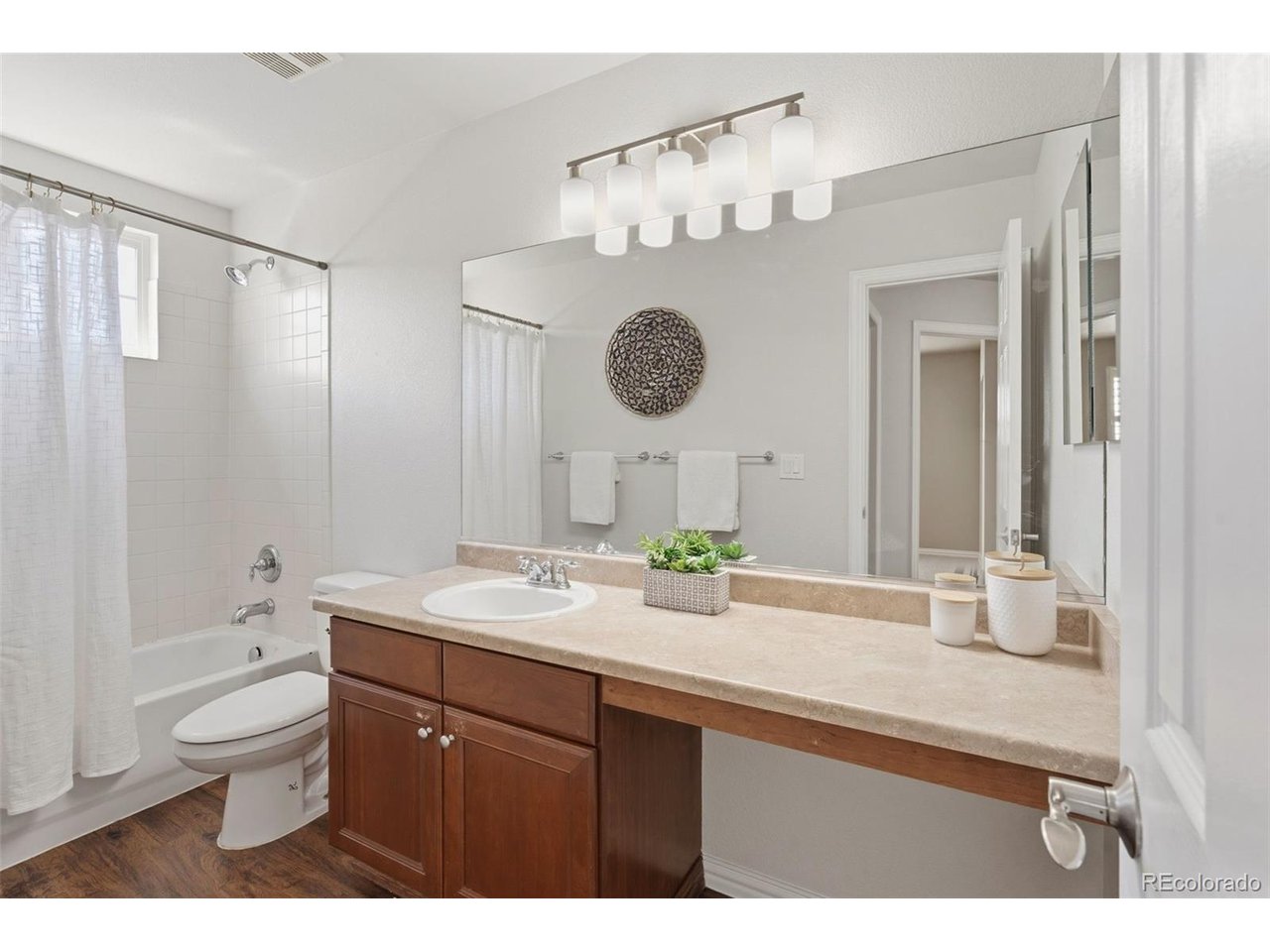 2637 Lilac Cir