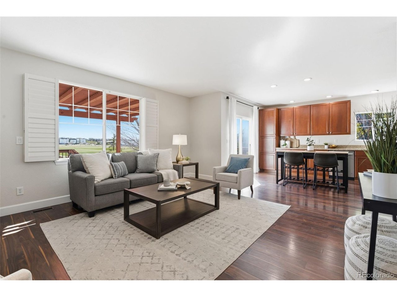 2637 Lilac Cir