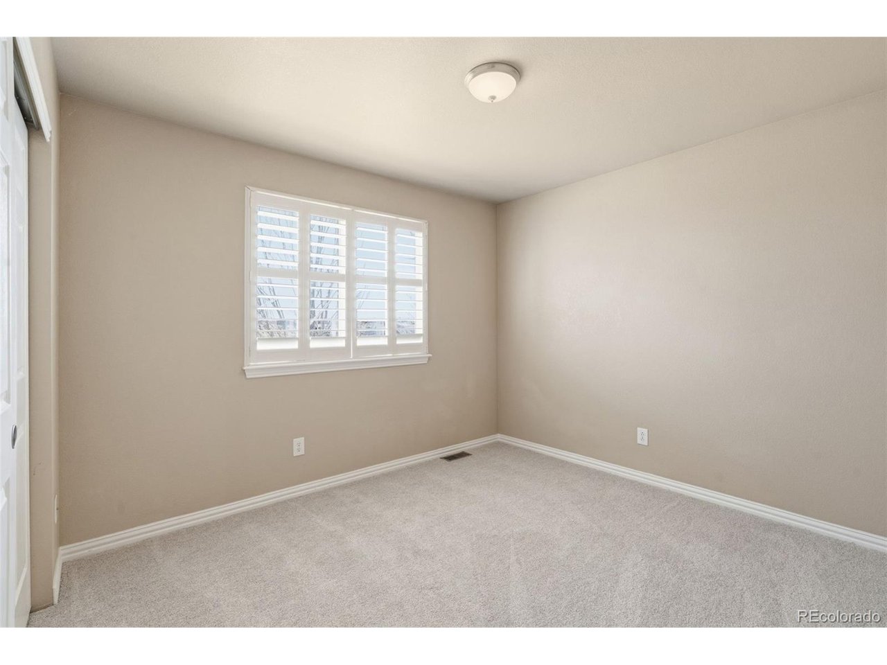 2637 Lilac Cir