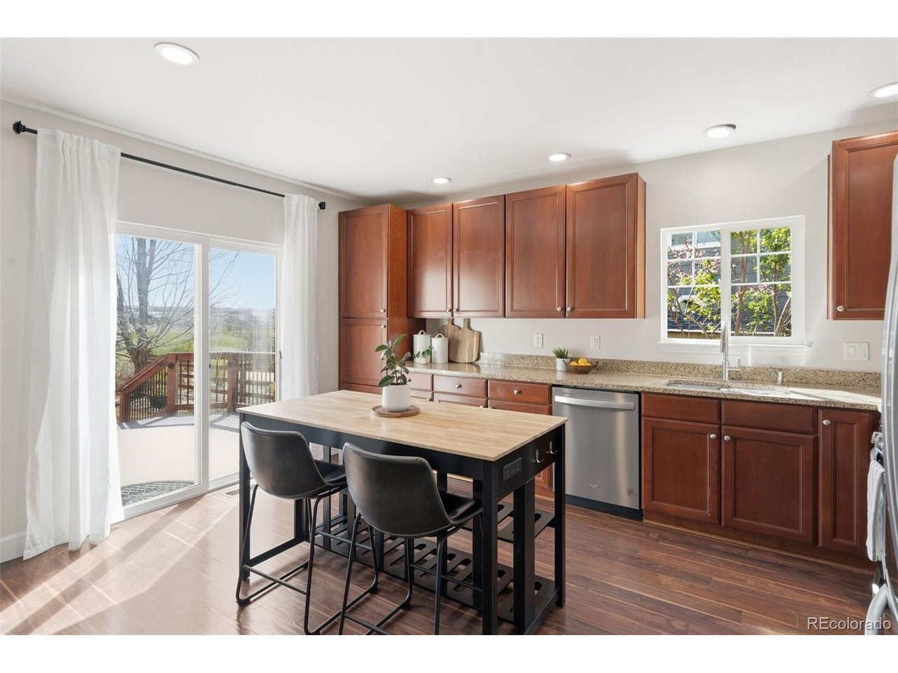 2637 Lilac Cir