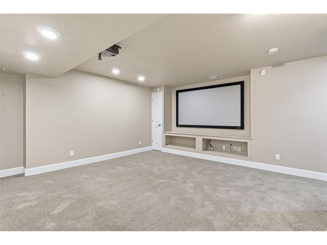 2637 Lilac Cir