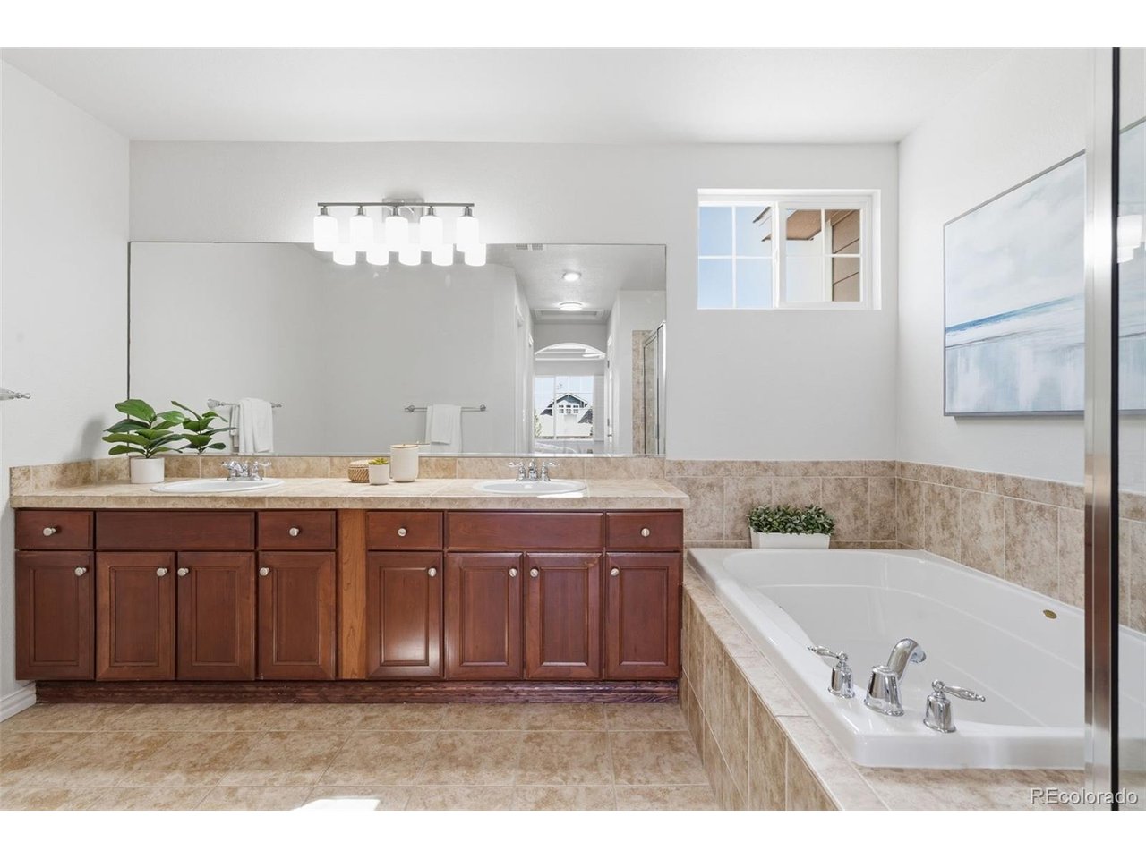 2637 Lilac Cir