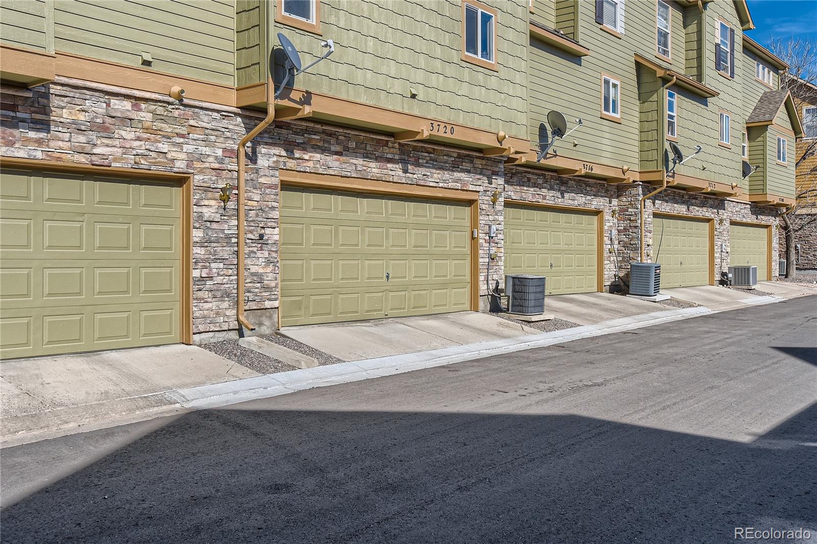 3720 Pecos Trail