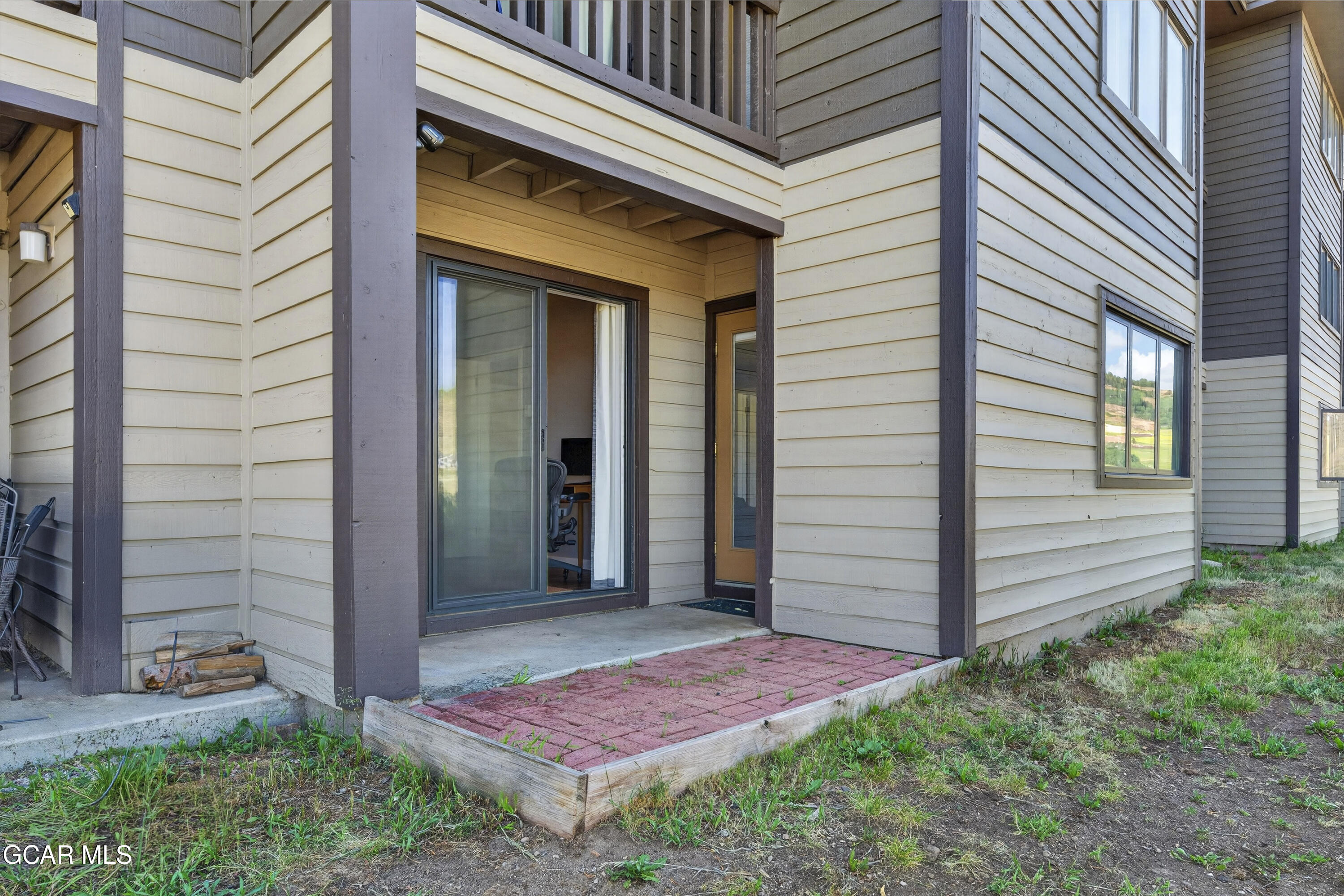 207 Lake Drive 1105