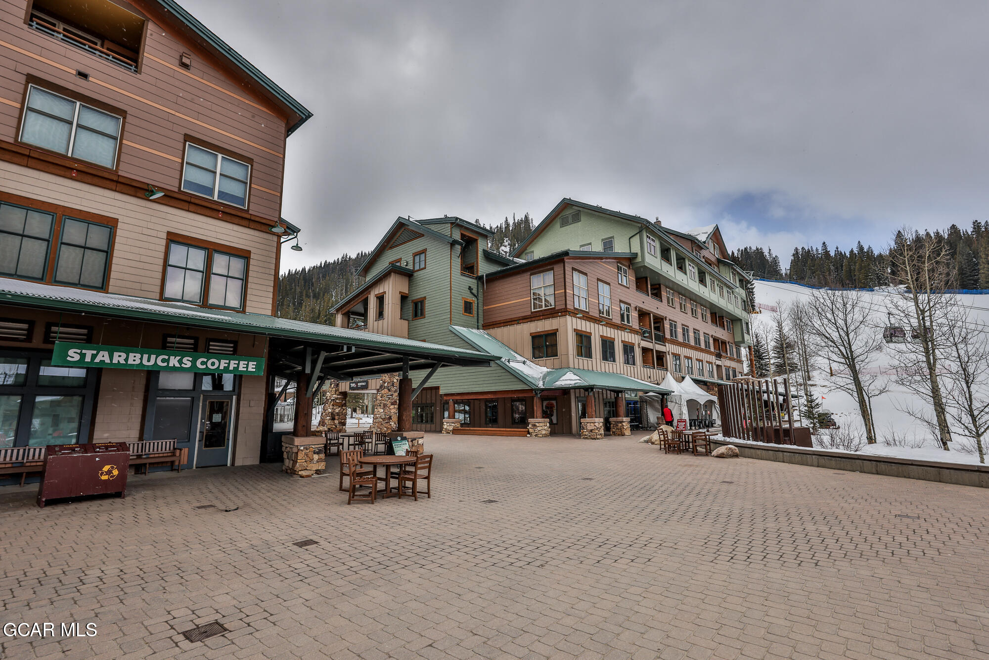 401 NYSTROM Lane 1407