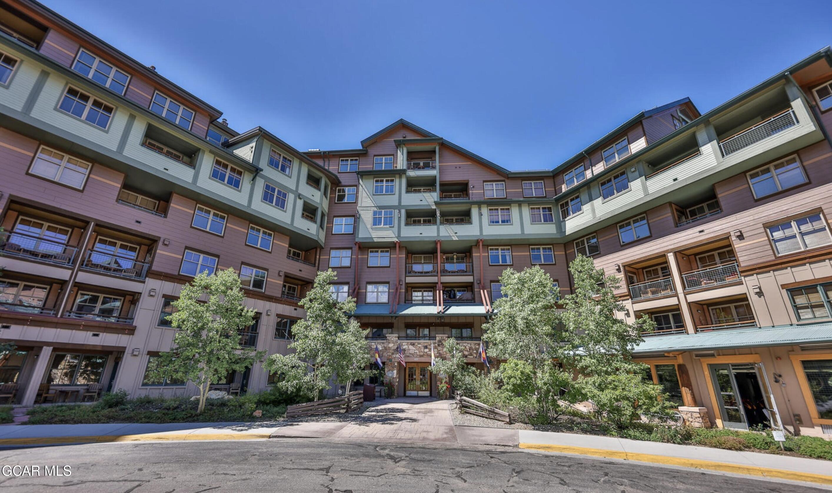 401 NYSTROM Lane 1407