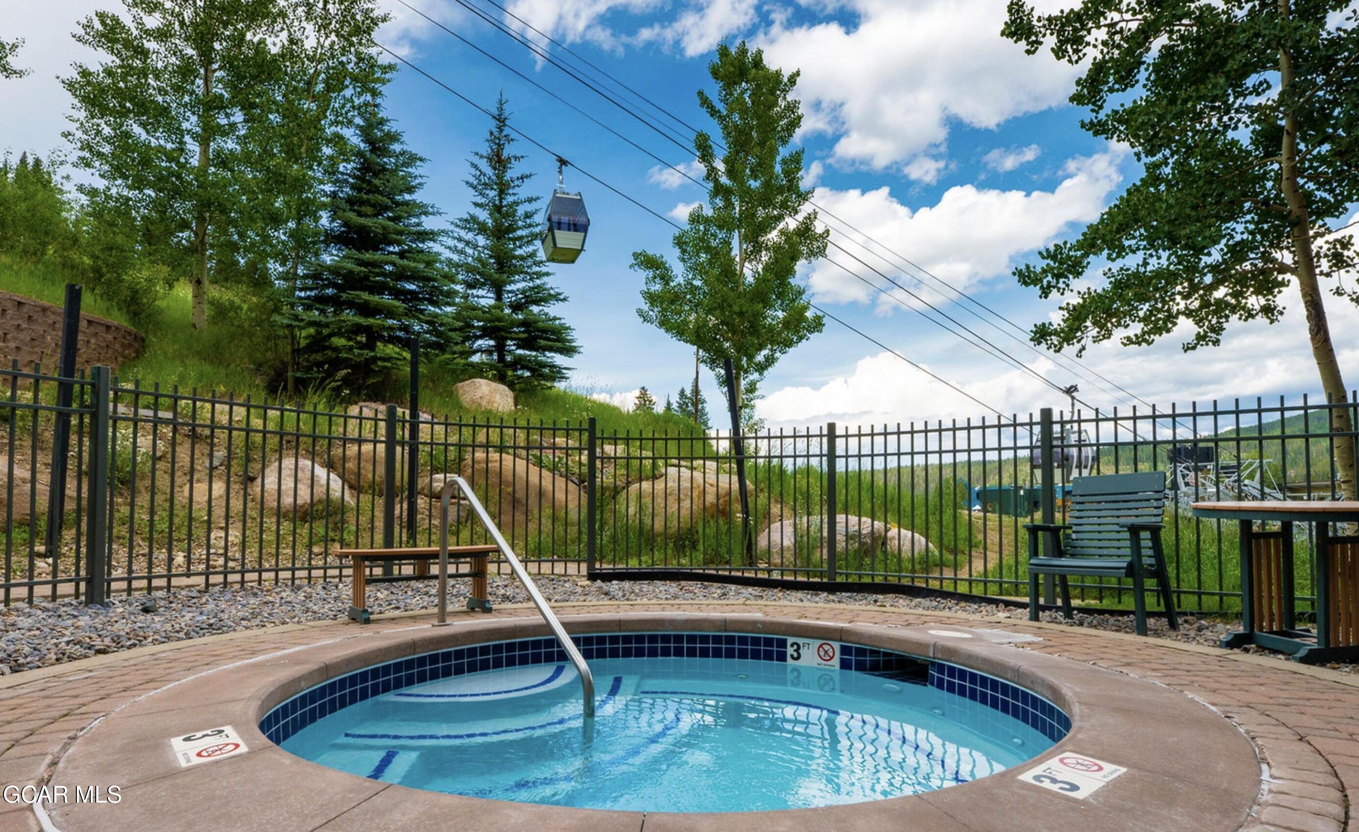 401 NYSTROM Lane 1407