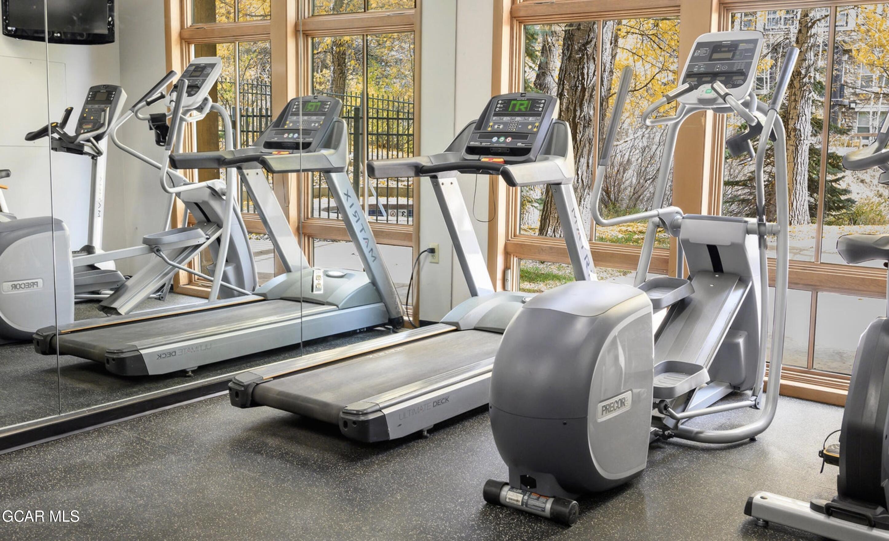 401 NYSTROM Lane 1407