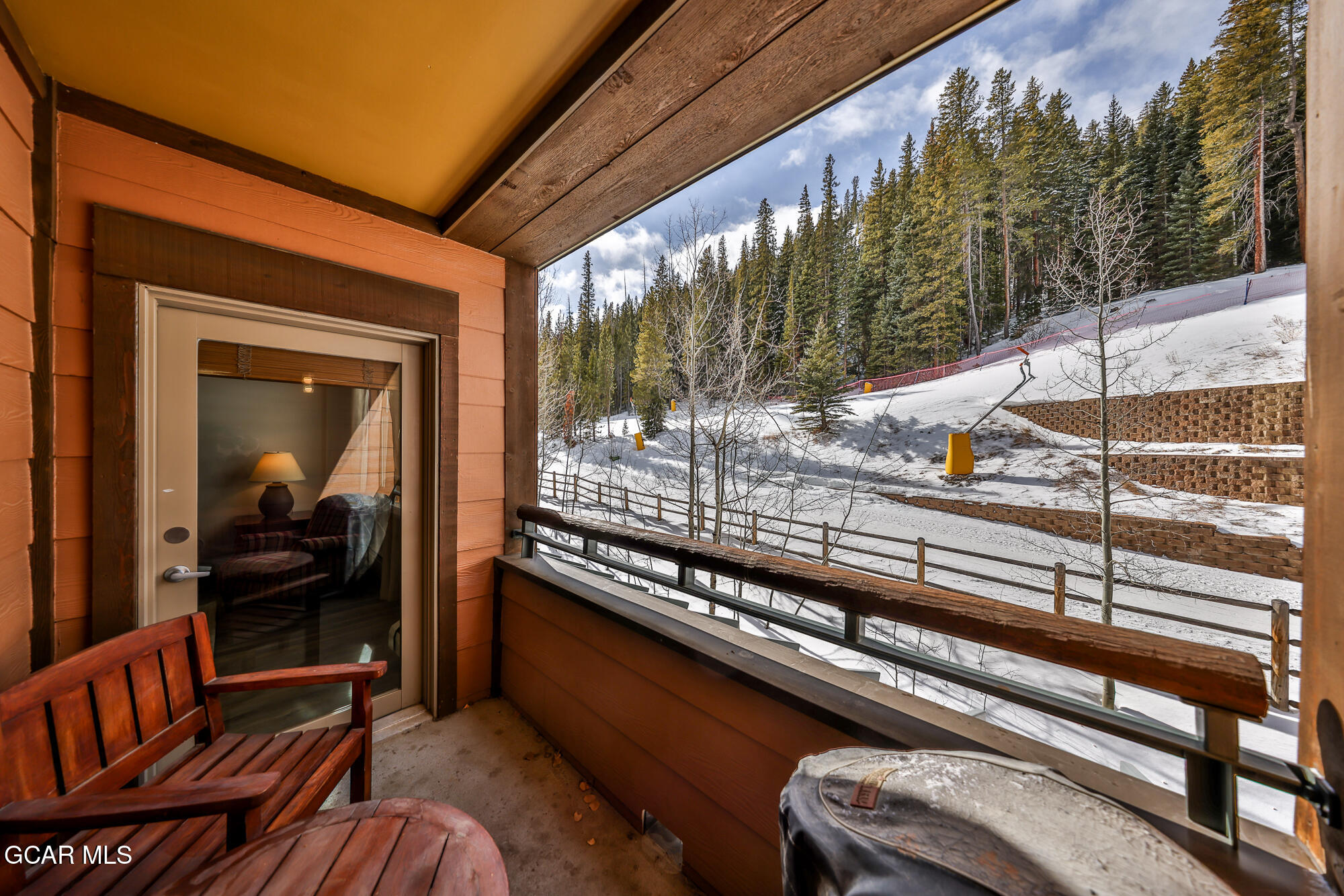 401 NYSTROM Lane 1407