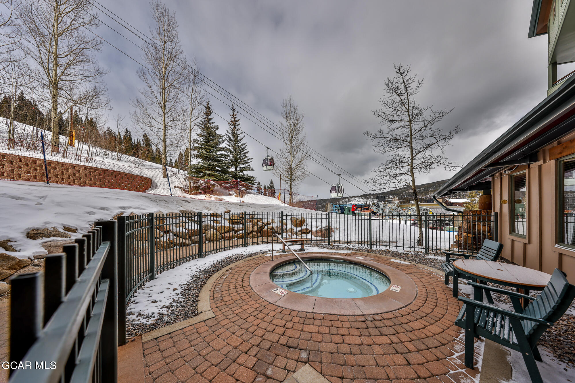 401 NYSTROM Lane 1407