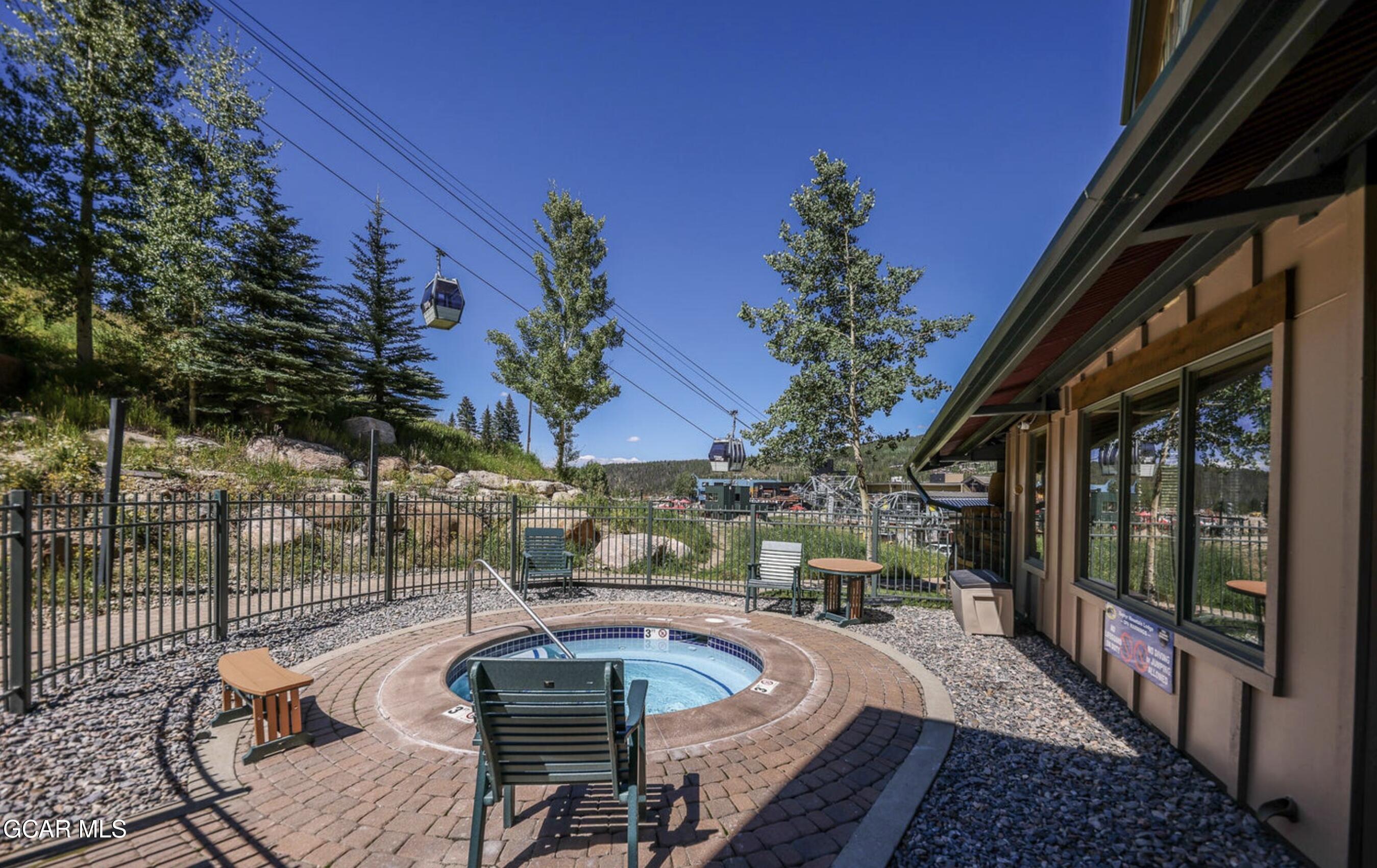 401 NYSTROM Lane 1407