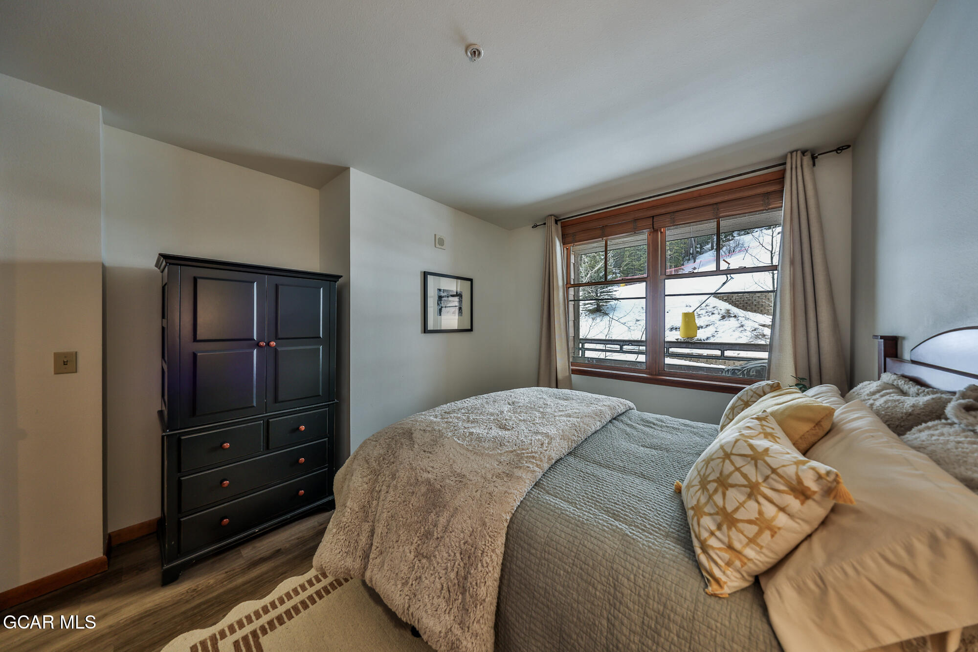 401 NYSTROM Lane 1407