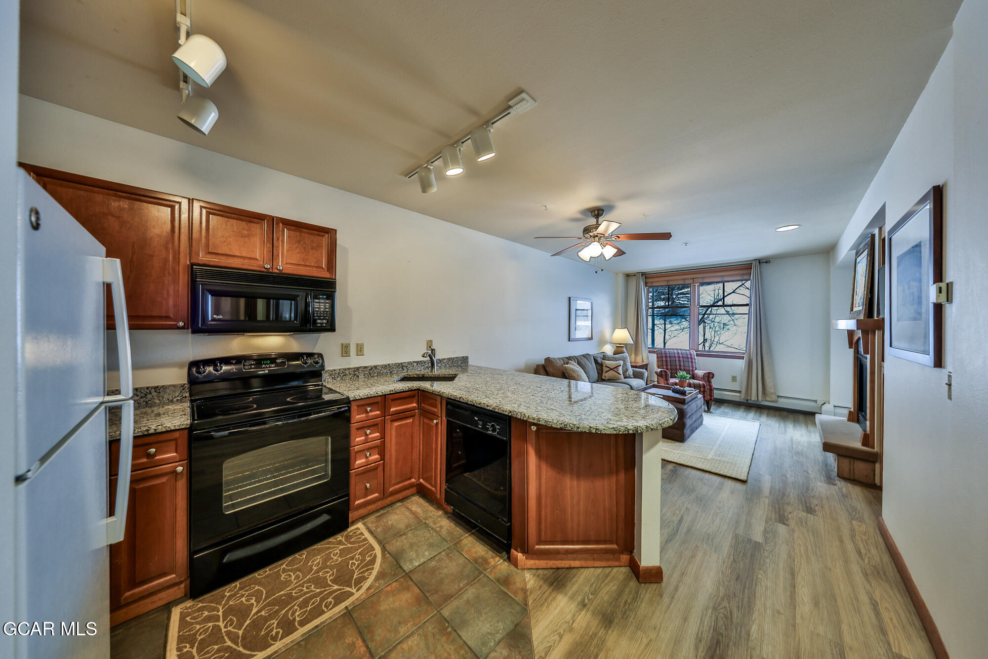 401 NYSTROM Lane 1407