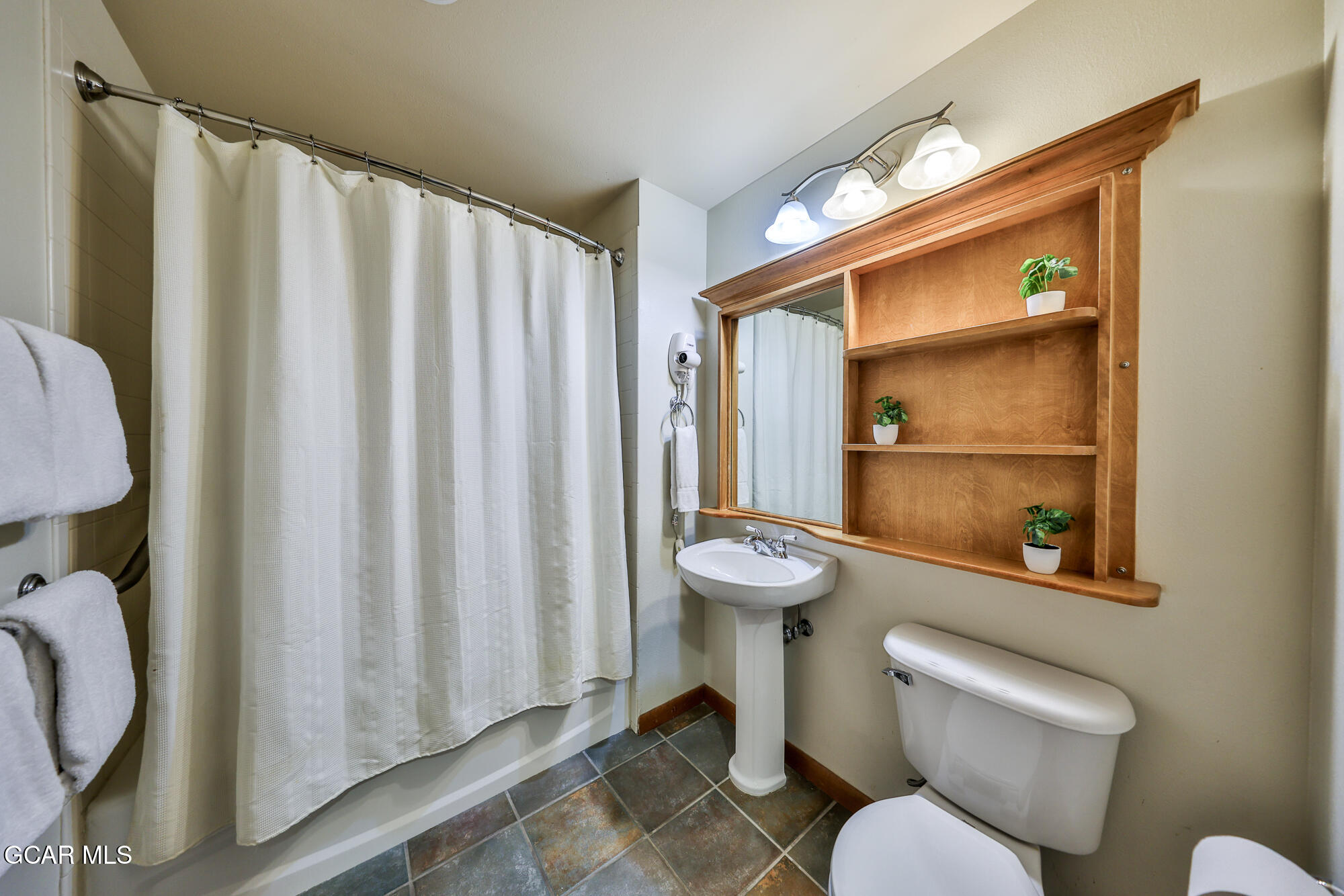 401 NYSTROM Lane 1407