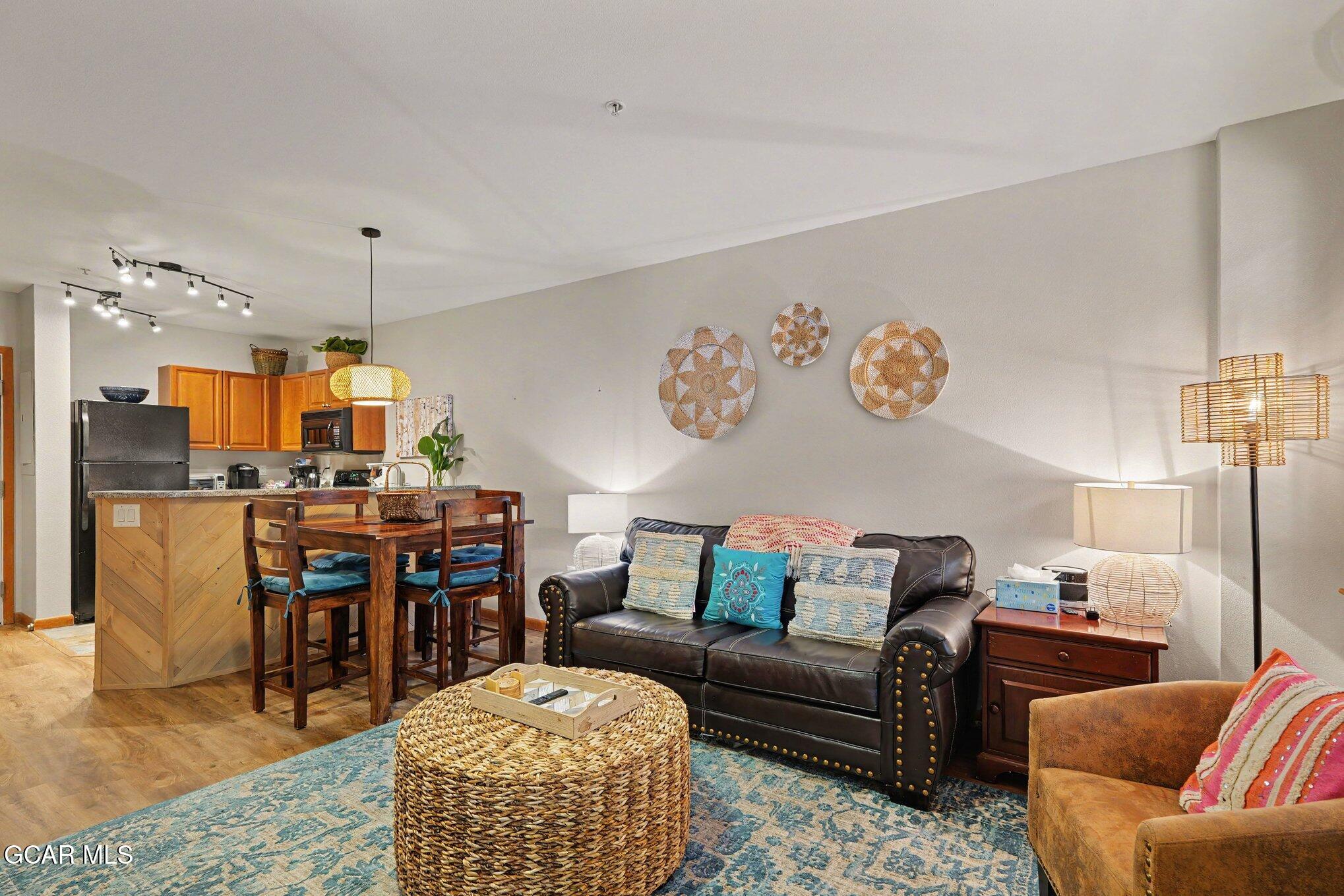 401 Nystrom Lane 1207