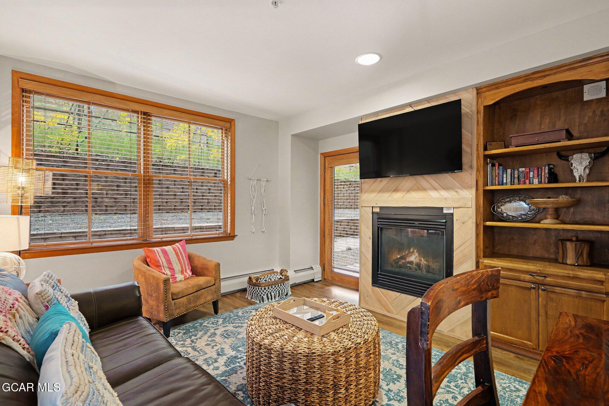 401 Nystrom Lane 1207