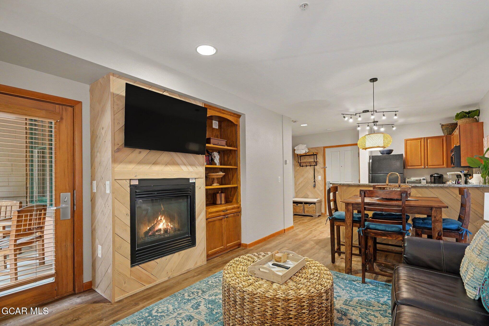 401 Nystrom Lane 1207