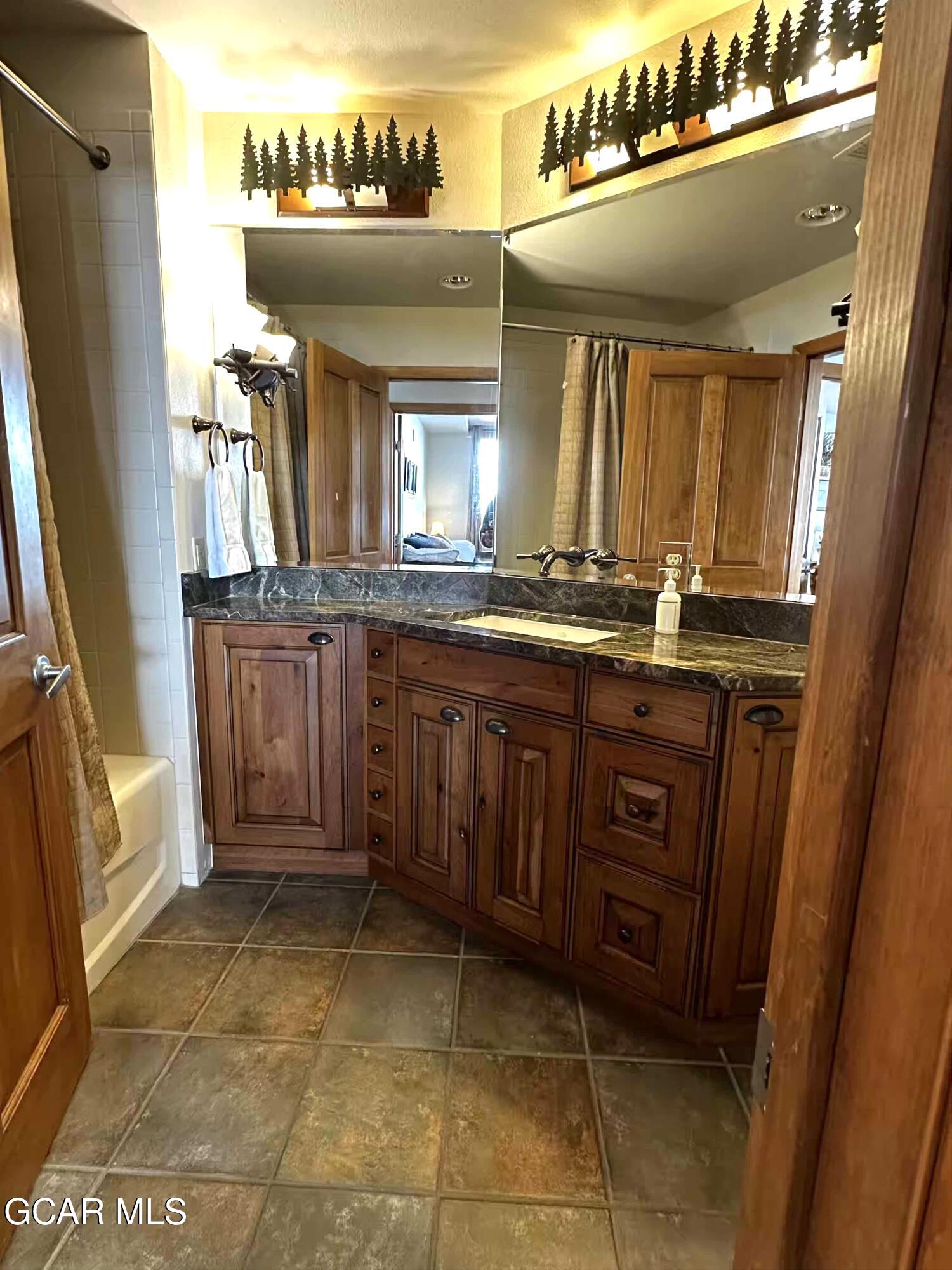 401 NYSTROM Lane #1511