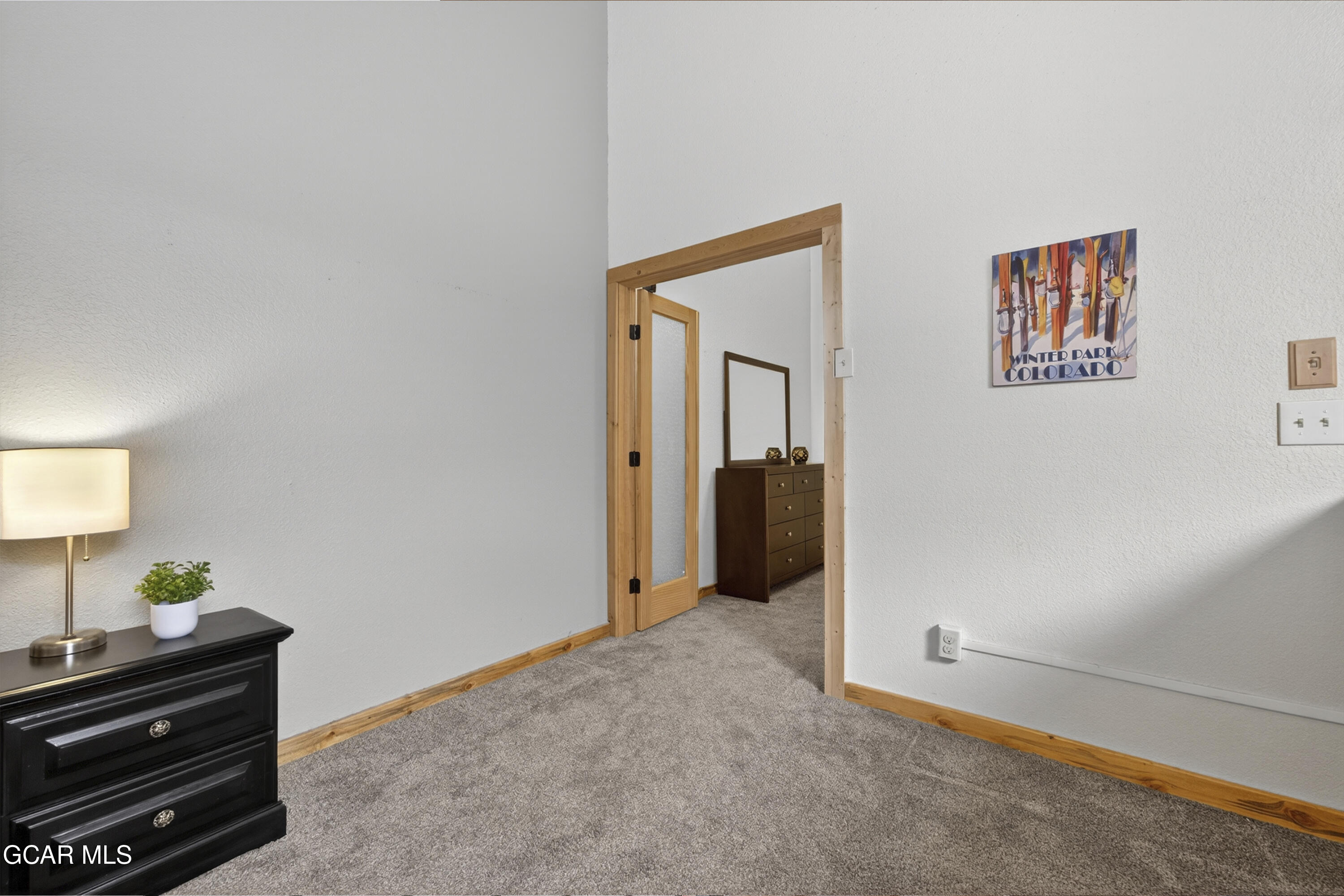 062927 US HWY 40 627 (door 635)