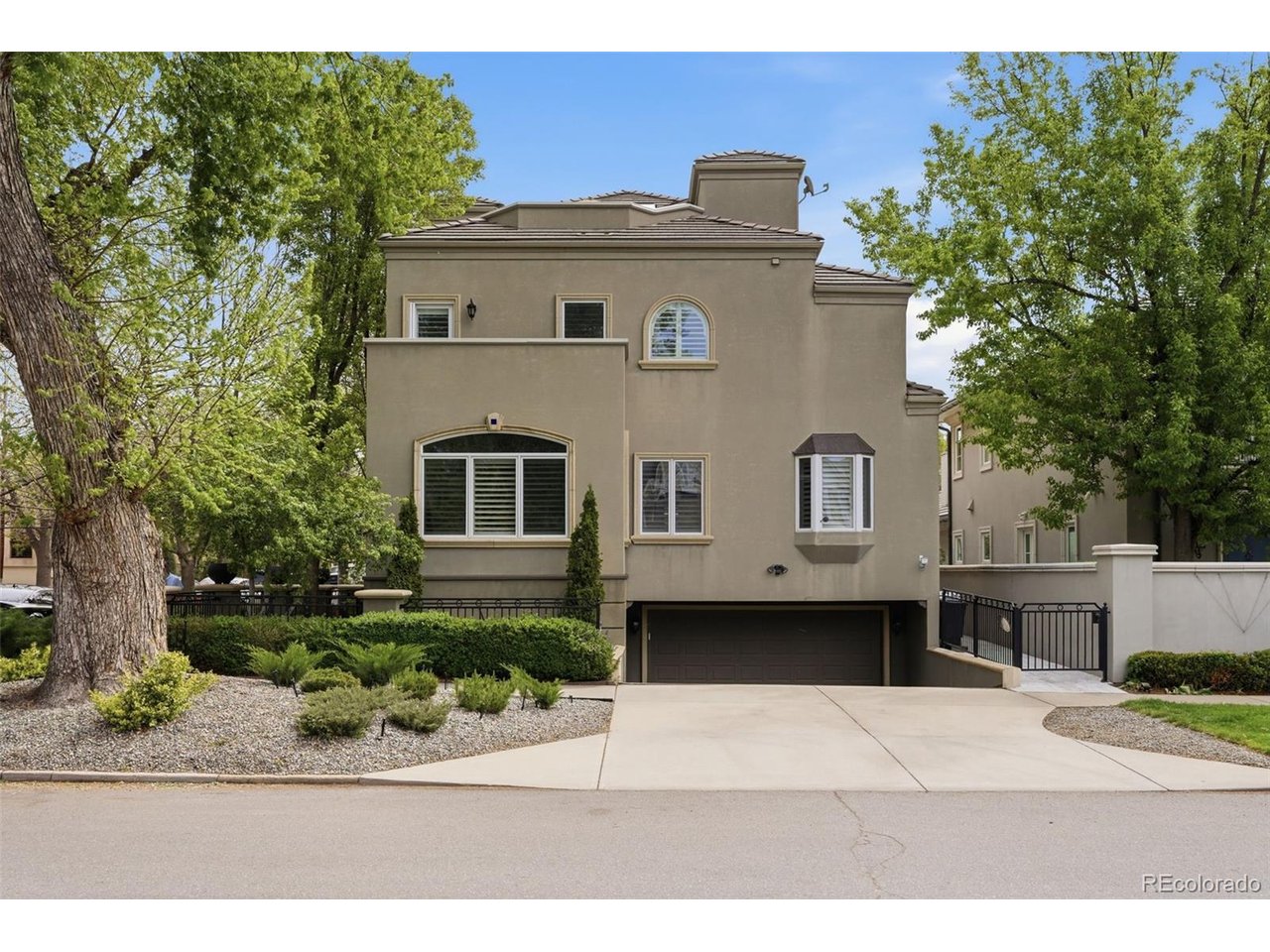 2700 E 4th Ave