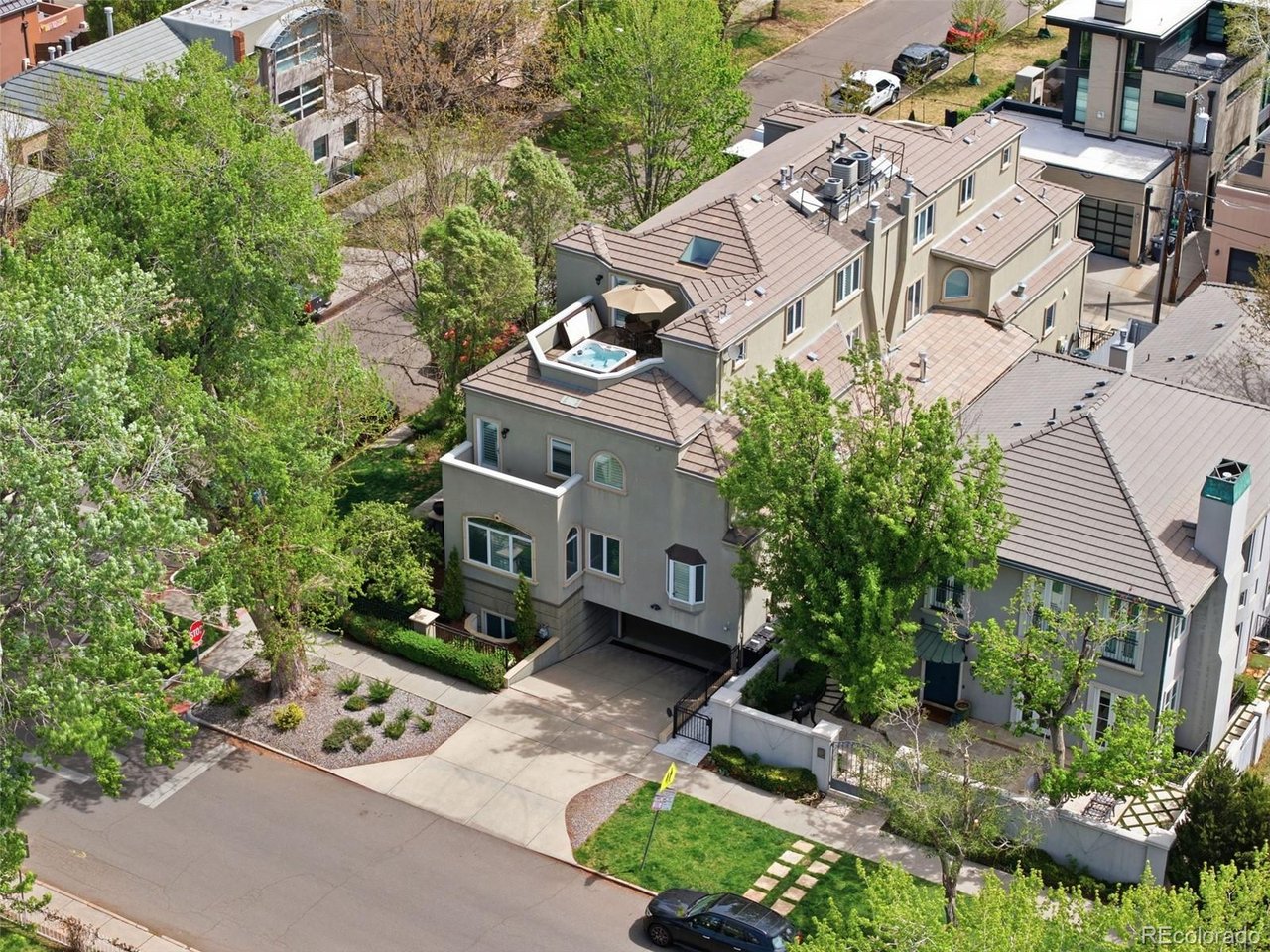 2700 E 4th Ave