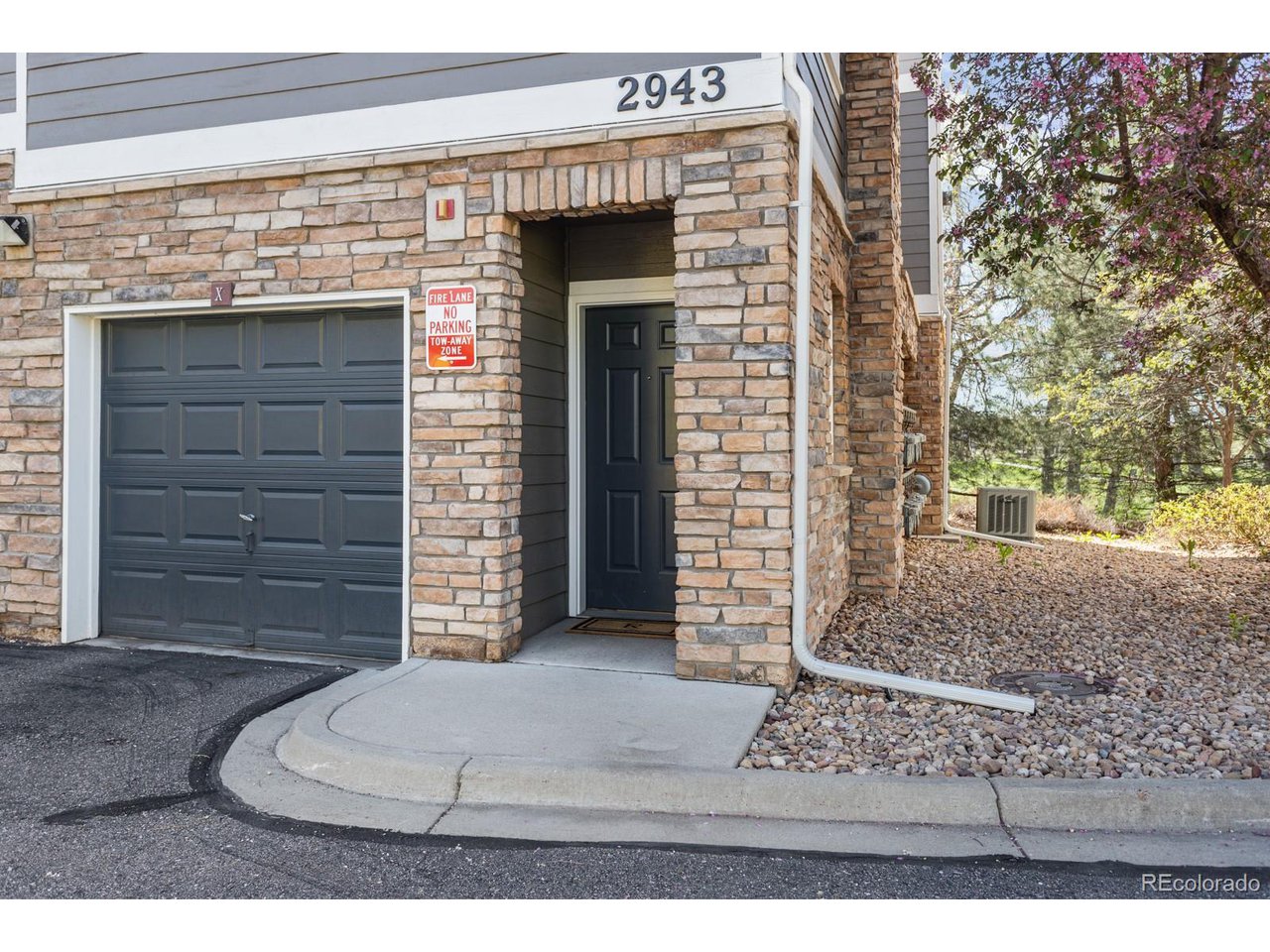 2943 W Riverwalk Cir X