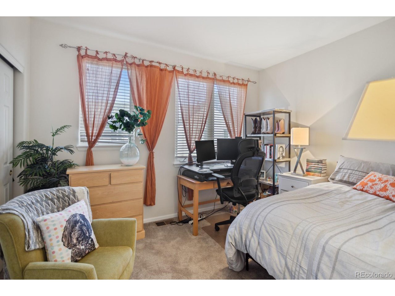 2943 W Riverwalk Cir X