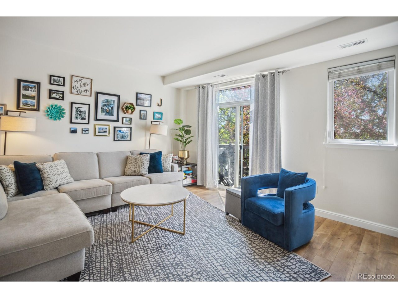 2943 W Riverwalk Cir X