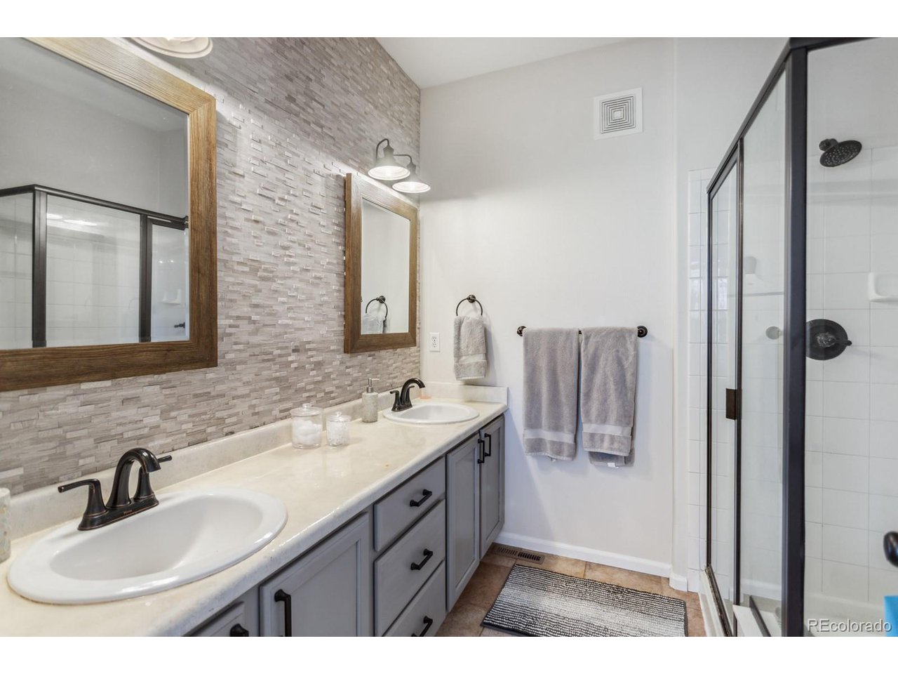 2943 W Riverwalk Cir X