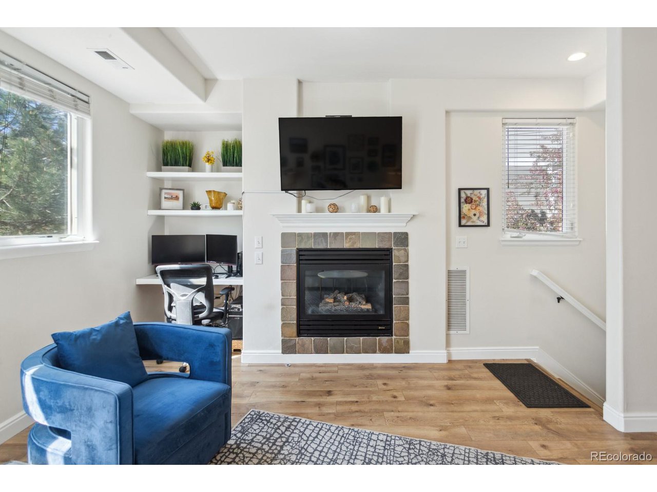 2943 W Riverwalk Cir X