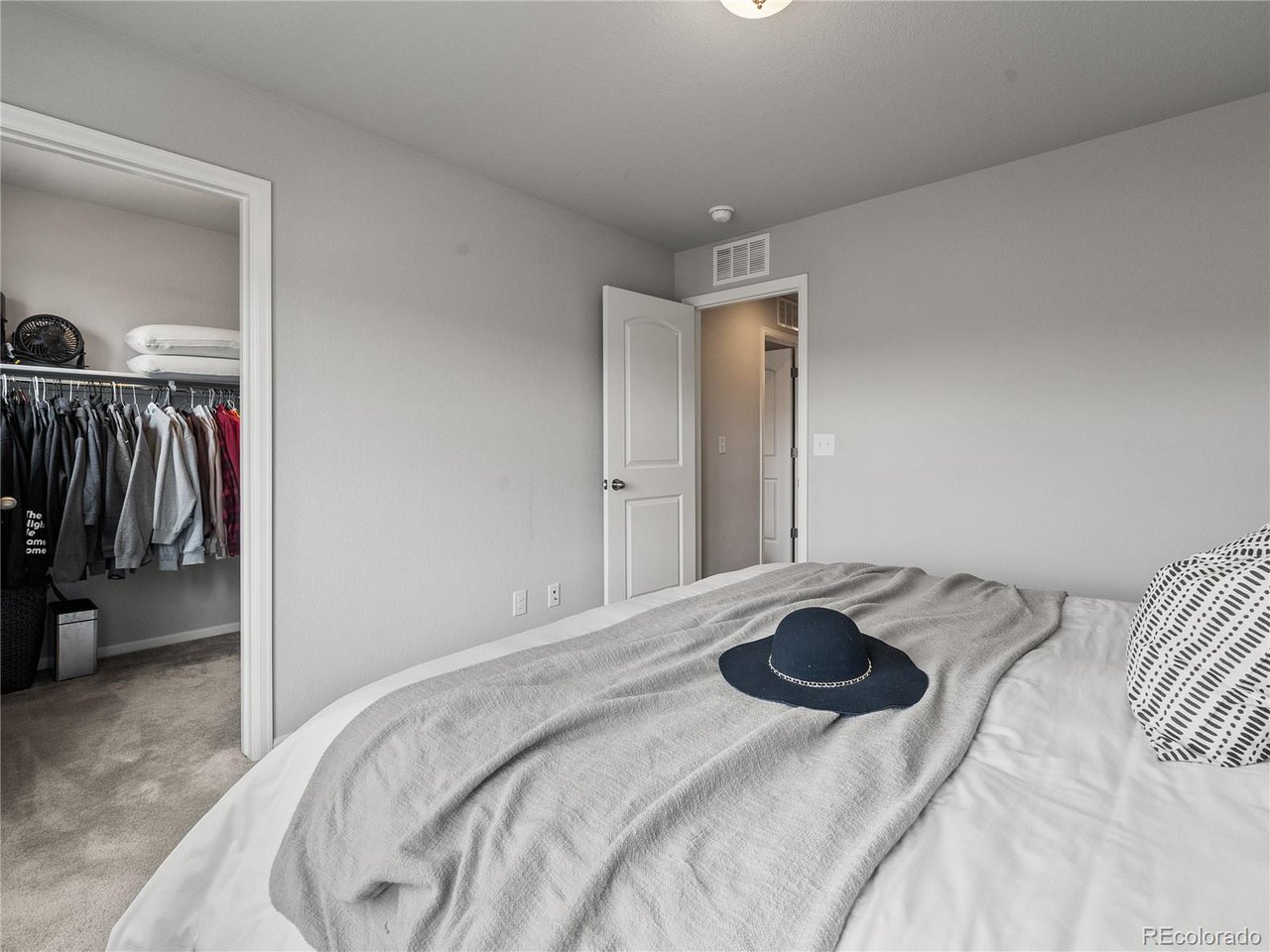 27104 E Geddes Dr
