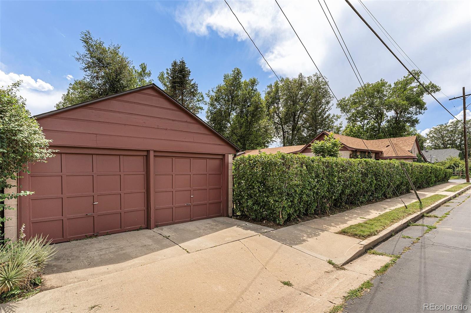2492 Lamar Street