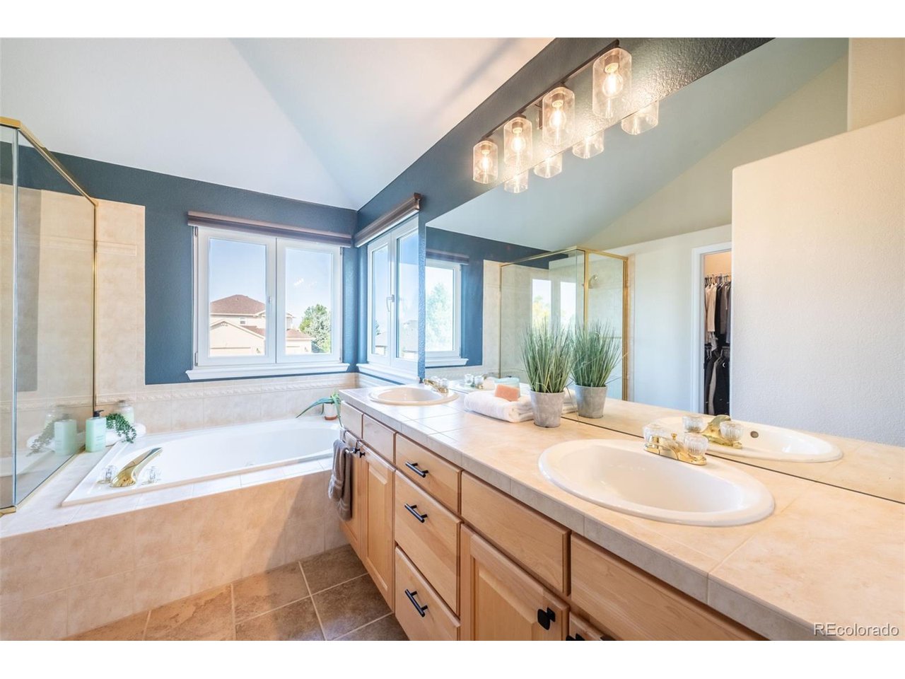 1399 Northview Dr