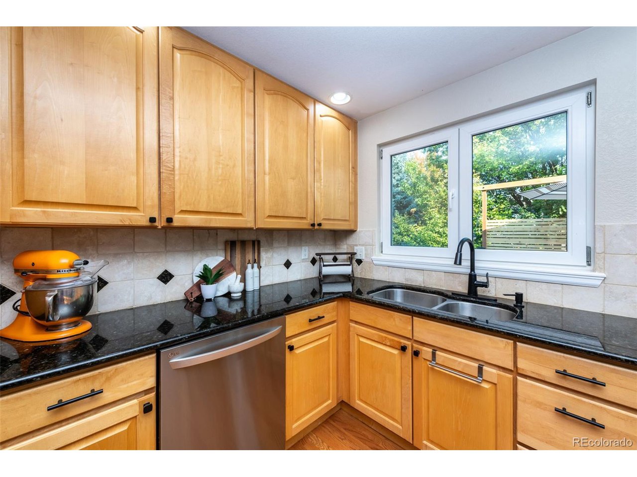 1399 Northview Dr
