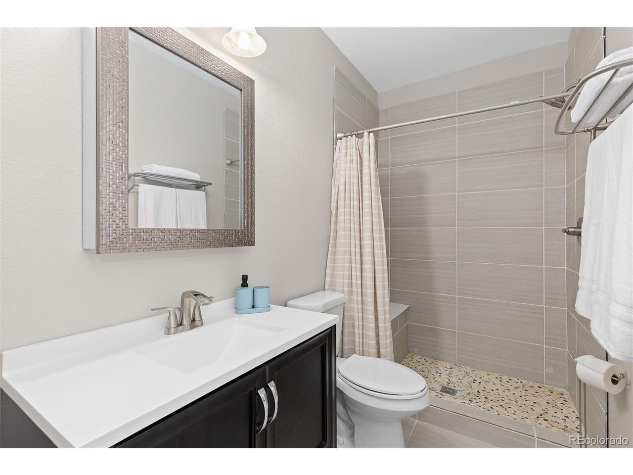 2510 E 160th Pl