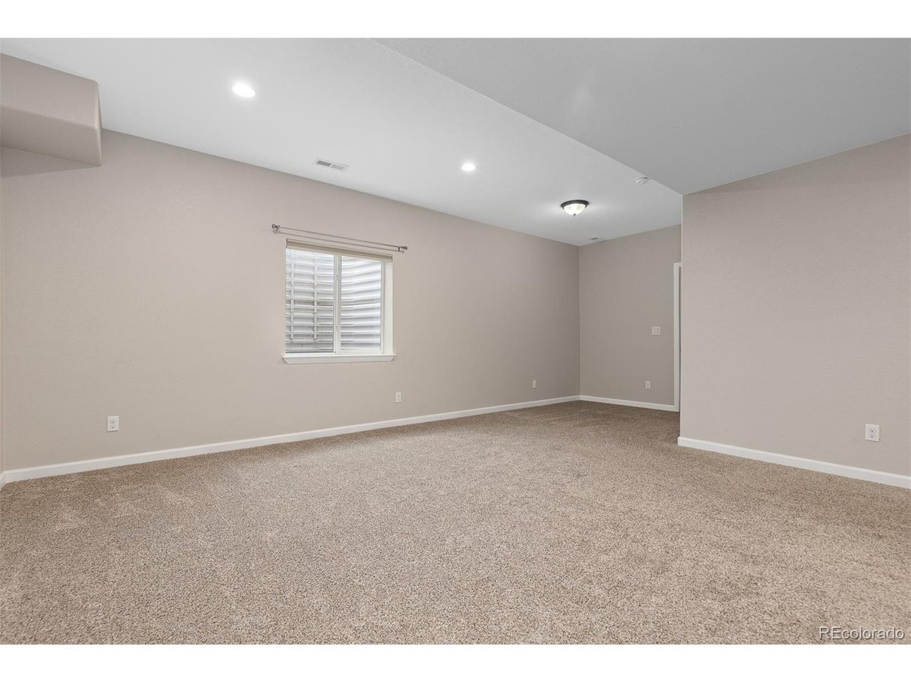 2510 E 160th Pl