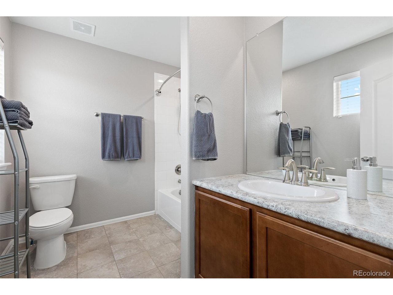 2510 E 160th Pl