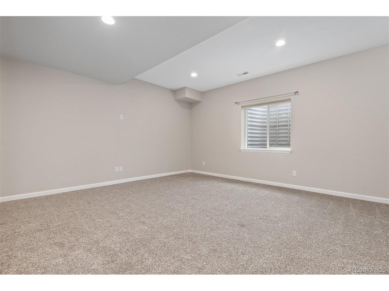 2510 E 160th Pl