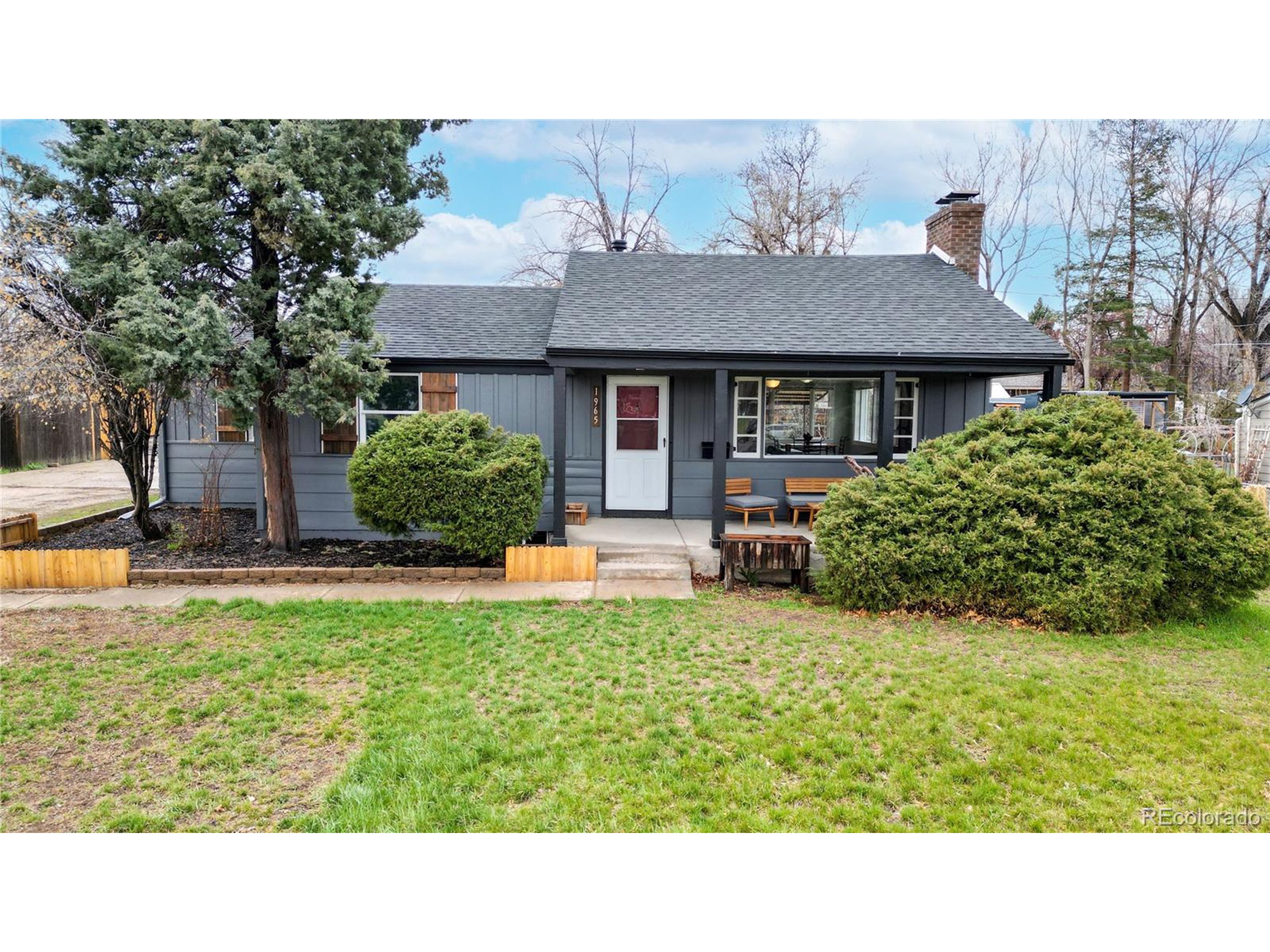1965 Carr St