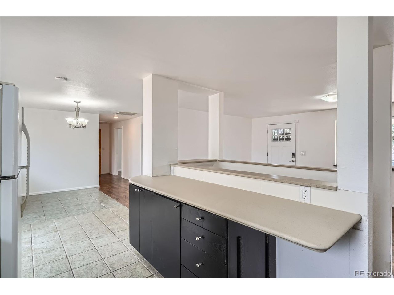 2557 W Hillside Ave