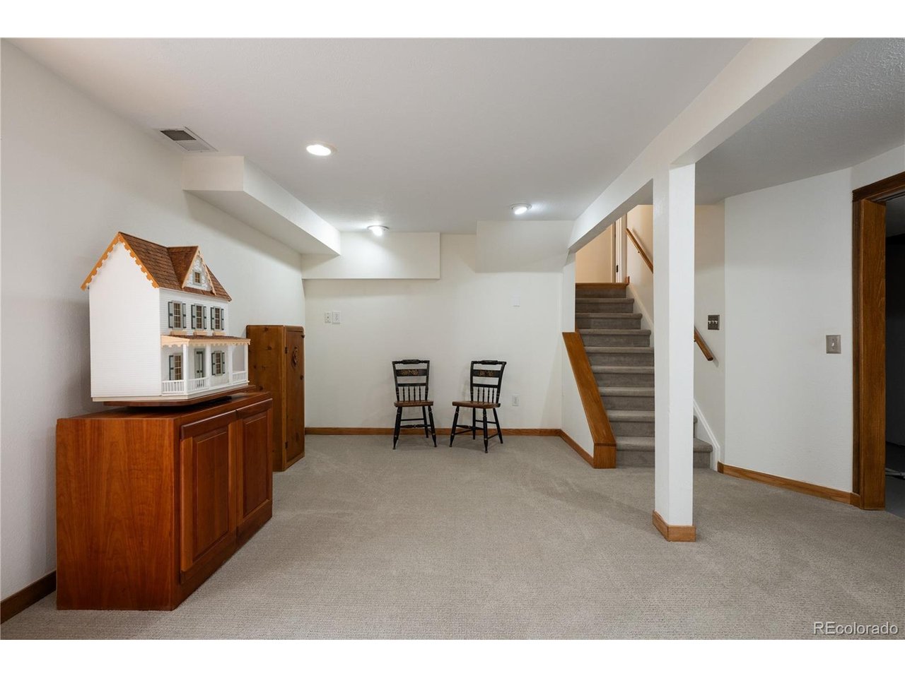 4842 Earle Cir